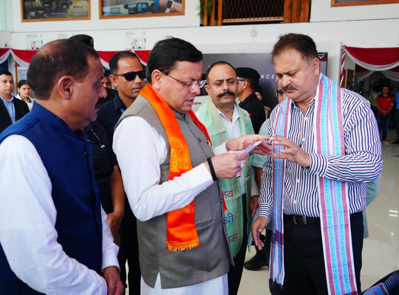 स्वदेशी उत्पादों को अपनाना आत्मनिर्भर भारत की दिशा में महत्वपूर्ण कदम है: सीएम